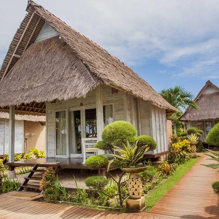 Bay Shore Huts Lembongan Exterior photo