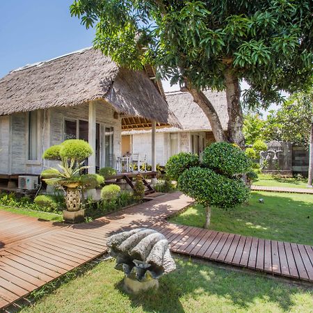 Bay Shore Huts Lembongan Exterior photo