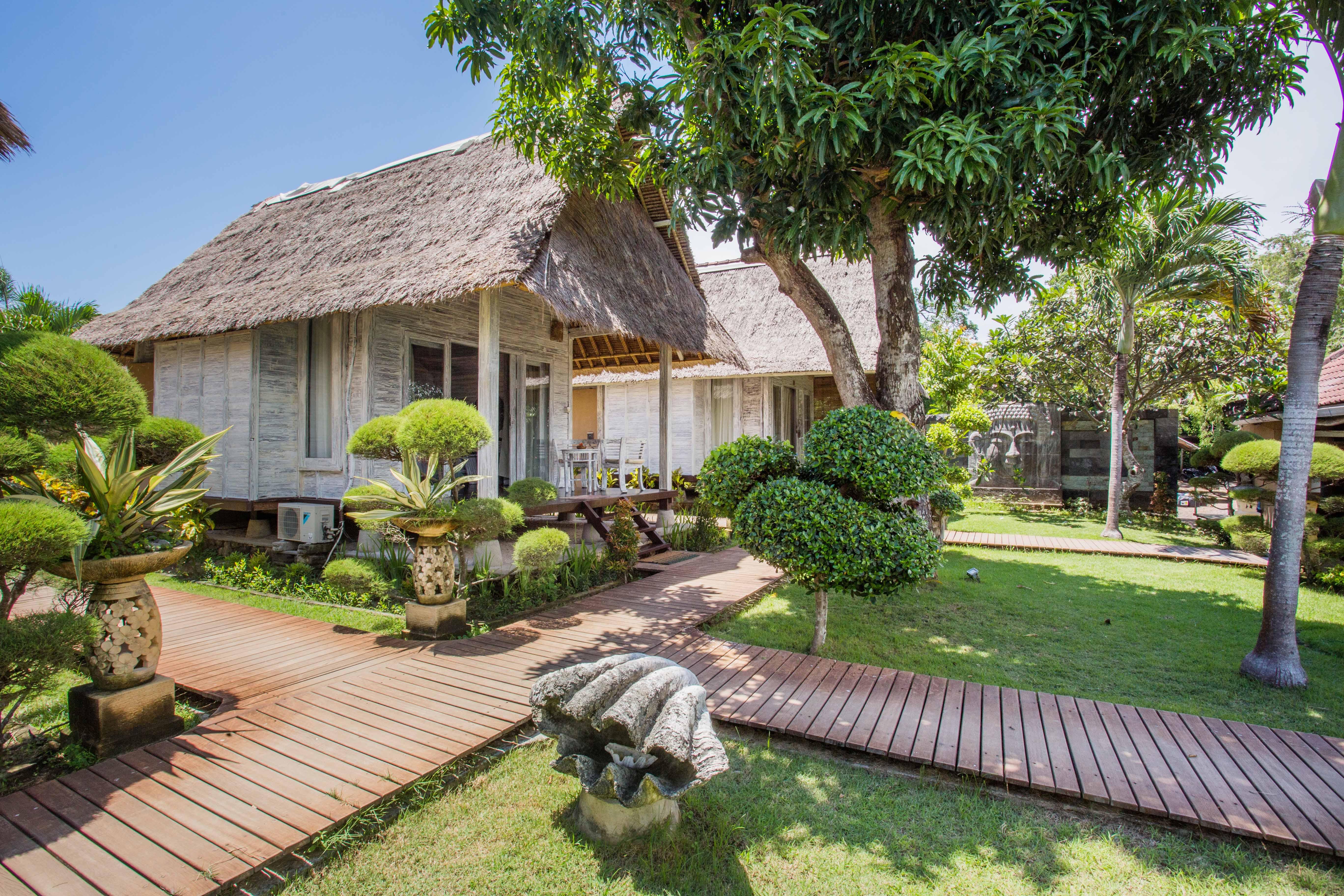 Bay Shore Huts Lembongan Exterior photo