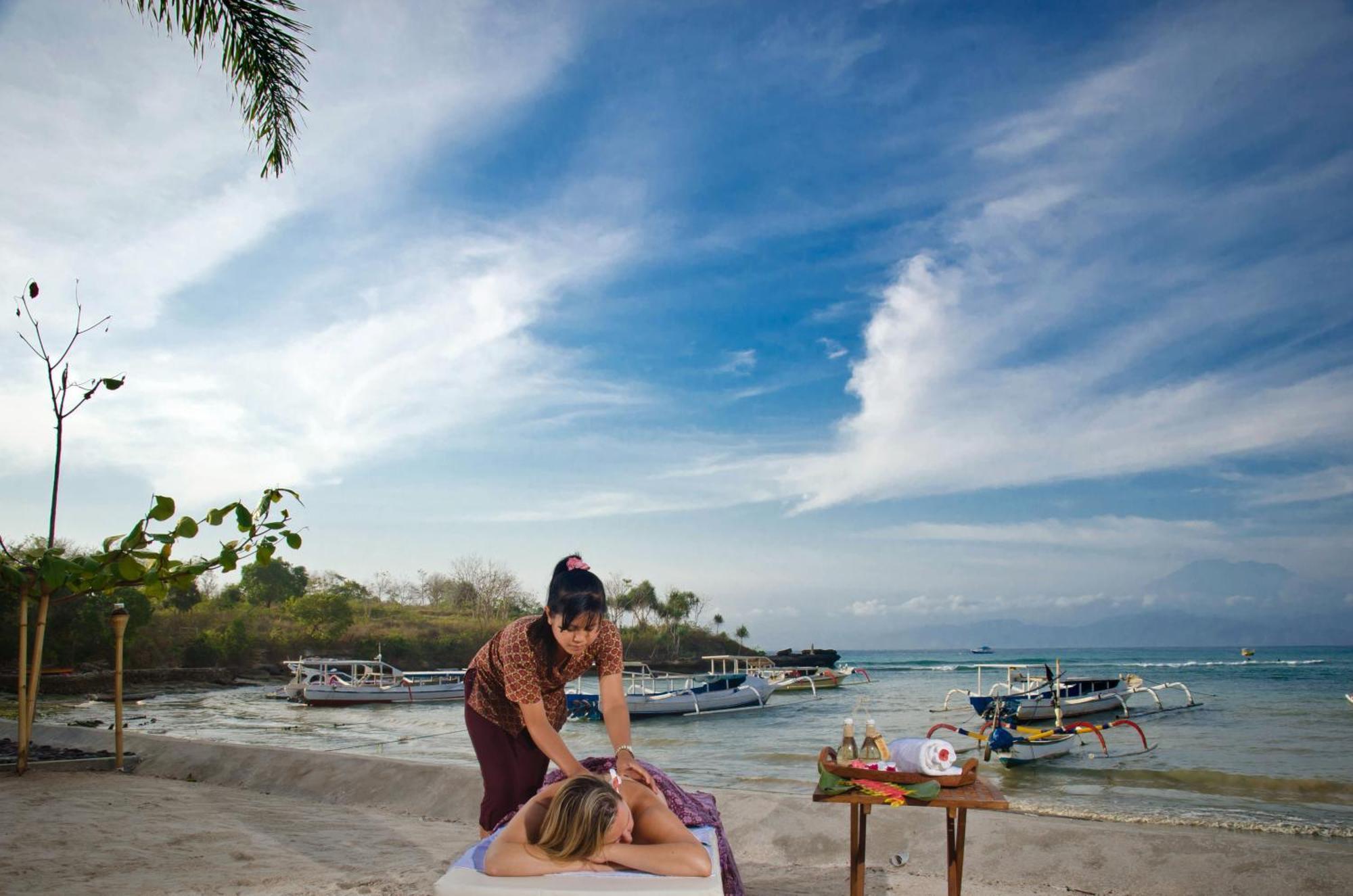 Bay Shore Huts Lembongan Exterior photo