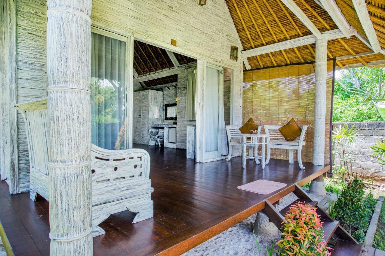 Bay Shore Huts Lembongan Exterior photo
