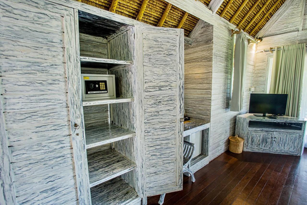 Bay Shore Huts Lembongan Exterior photo