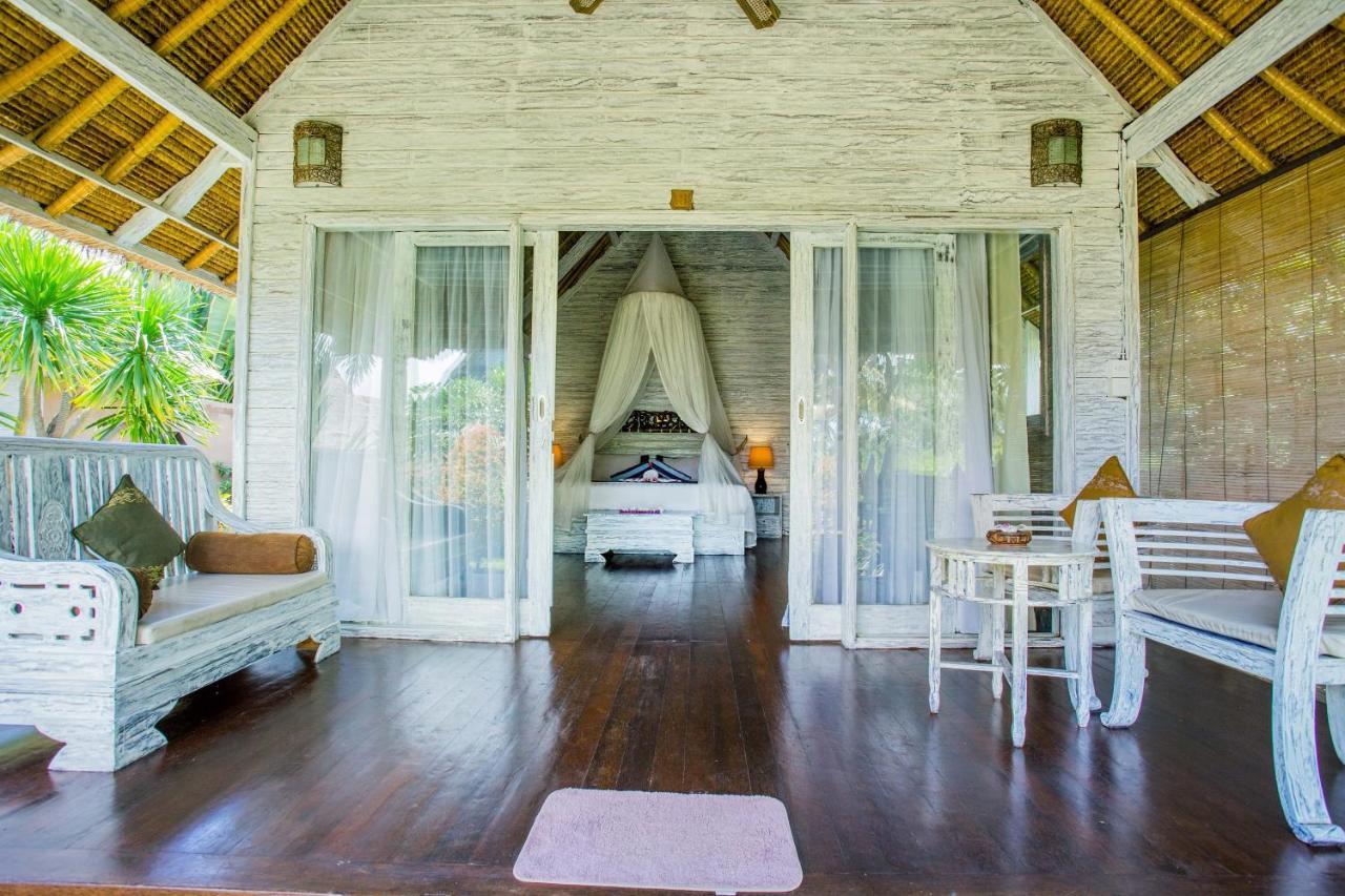 Bay Shore Huts Lembongan Exterior photo