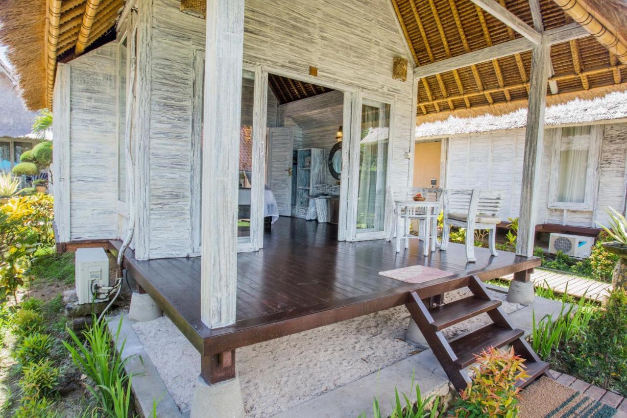 Bay Shore Huts Lembongan Exterior photo