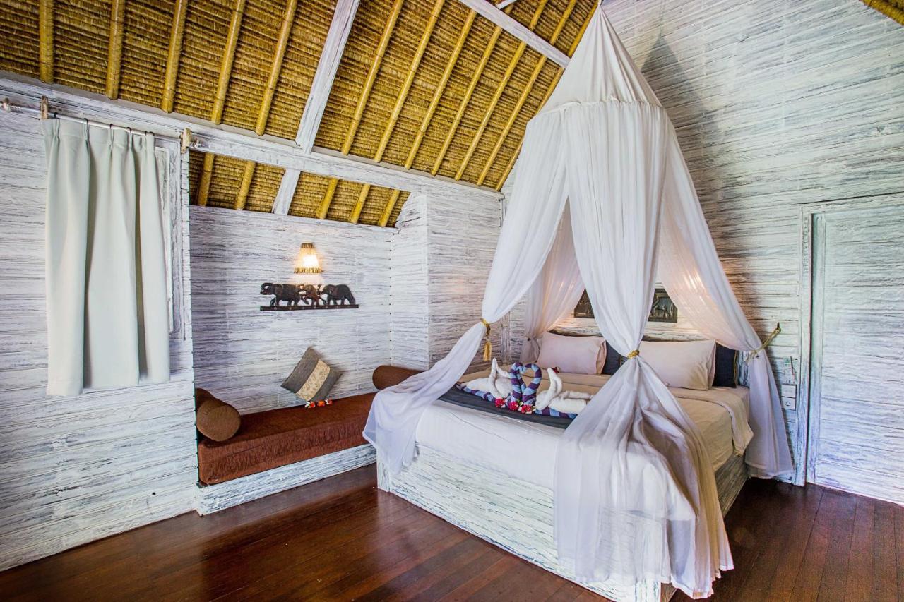 Bay Shore Huts Lembongan Exterior photo