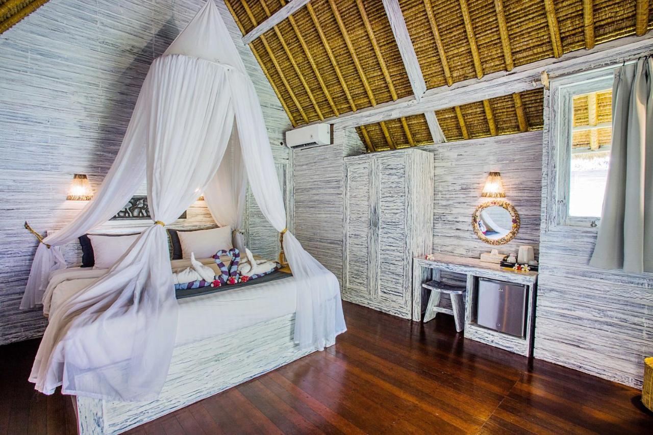 Bay Shore Huts Lembongan Exterior photo
