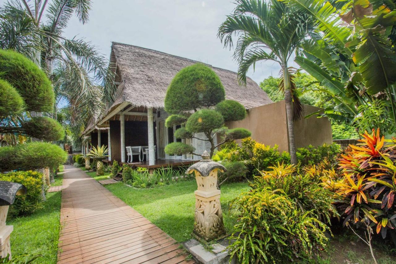 Bay Shore Huts Lembongan Exterior photo